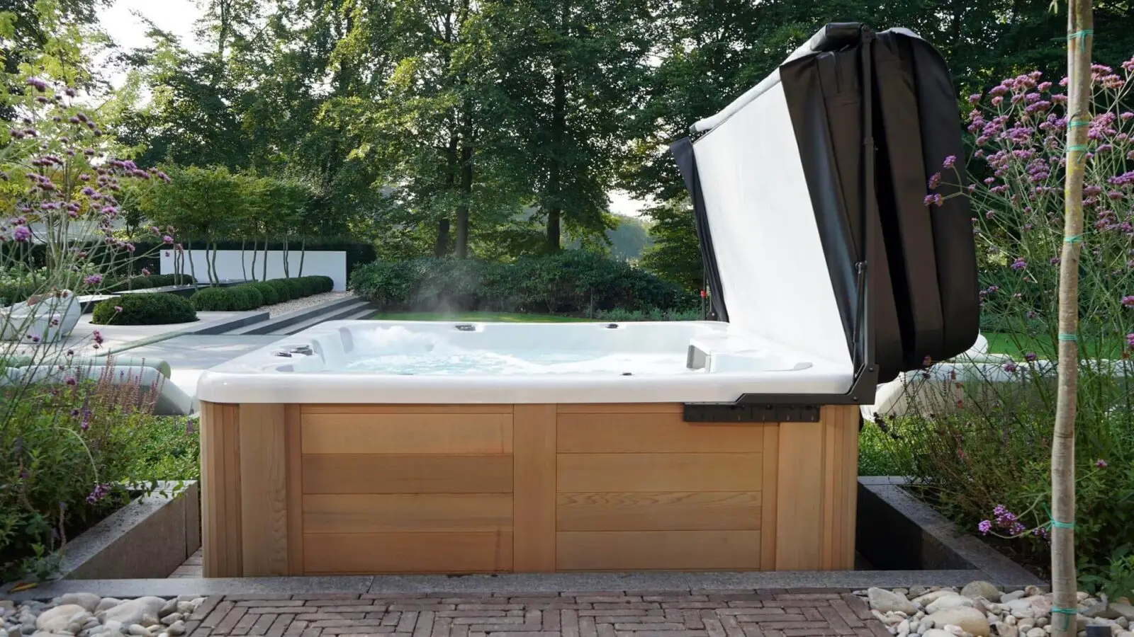 Serena-Spa-Jacuzzi-Waterwel-003-1600x900